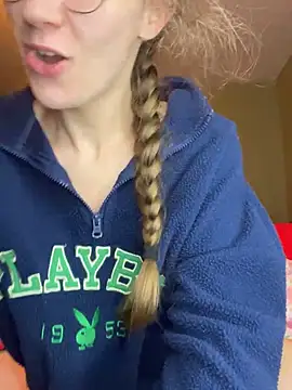 Snapshot of sage__marie chatting on 29, 9, 2025 sage marie online show from 29, 9, 2025