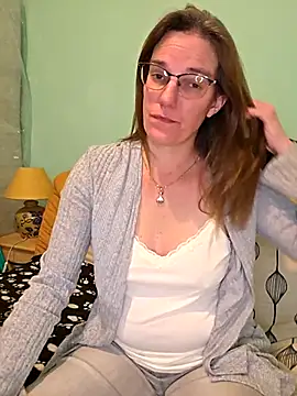 Snapshot of SpiceLea chatting on 30, 11, 2025 SpiceLea online show from 30, 11, 2025
