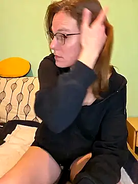 Snapshot of SpiceLea chatting on 5, 2, 2026 SpiceLea online show from 5, 2, 2026