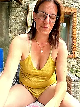 Snapshot of SpiceLea chatting on 11, 4, 2026 SpiceLea online show from 11, 4, 2026