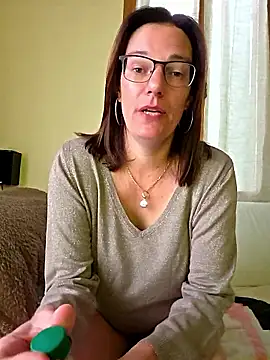 Snapshot of SpiceLea chatting on 12, 4, 2026 SpiceLea online show from 12, 4, 2026