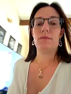 Snapshot of SpiceLea chatting on 14, 4, 2026 SpiceLea online show from 14, 4, 2026