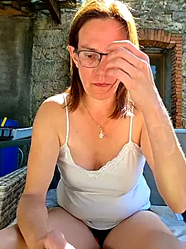 Snapshot of SpiceLea chatting on 16, 4, 2026 SpiceLea online show from 16, 4, 2026