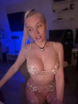 Snapshot of Bestie_Online chatting on 4, 6, 2026 Bestie Online online show from 4, 6, 2026
