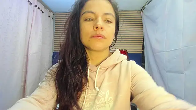 Snapshot of rosse_2504 chatting on 27, 4, 2026 rosse 2504 online show from 27, 4, 2026
