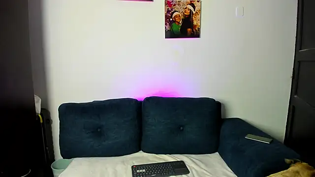 Snapshot of AndreaAndKarina chatting on 21, 9, 2025 AndreaAndKarina online show from 21, 9, 2025