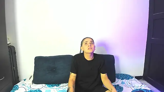 Snapshot of AndreaAndKarina chatting on 29, 11, 2025 AndreaAndKarina online show from 29, 11, 2025