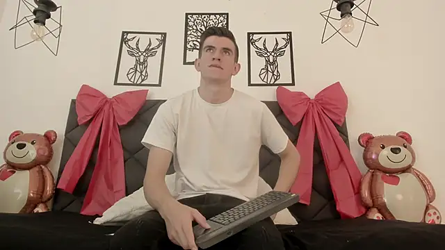 MikaelSlow online show from 11, 2, 2025