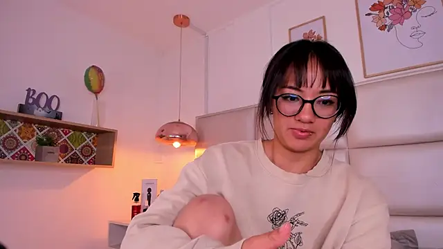 Aily Yozuko online show from 11, 12, 2024