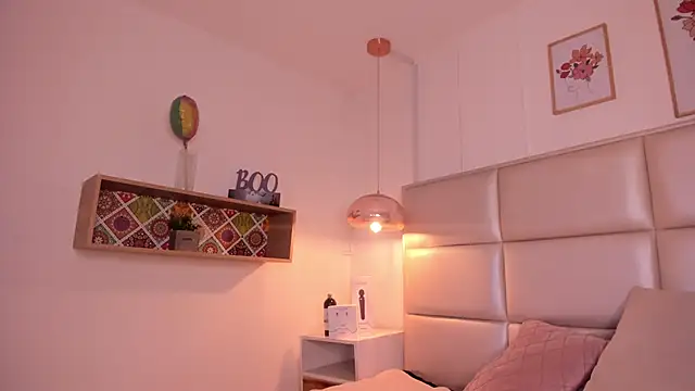 Aily Yozuko online show from 4, 2, 2025