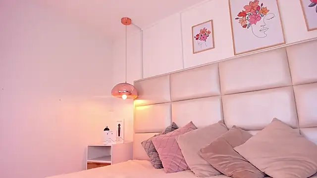 Aily Yozuko online show from 18, 2, 2025