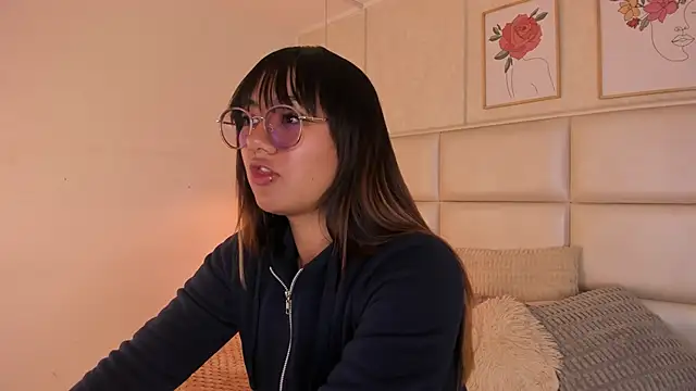 Snapshot of Aily_Yozuko chatting on 23, 4, 2026 Aily Yozuko online show from 23, 4, 2026