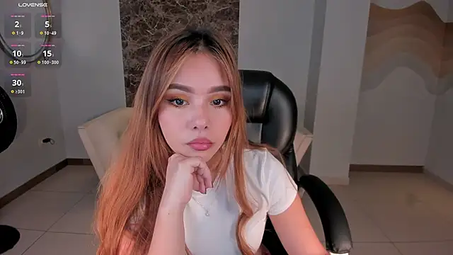 CarolineGraceX online show from 11, 1, 2025