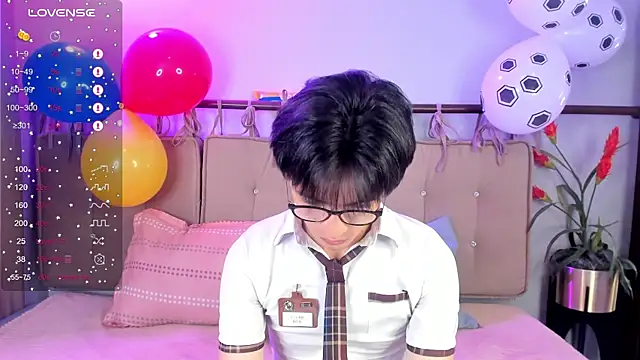 Snapshot of cherryy_boy chatting on 17, 6, 2026 cherryy boy online show from 17, 6, 2026