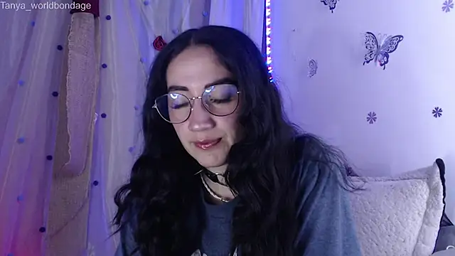 Snapshot of Tanya_WorldBondage chatting on 5, 7, 2026 Tanya WorldBondage online show from 5, 7, 2026