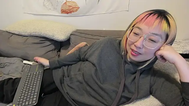 luxgray online show from 4, 12, 2024