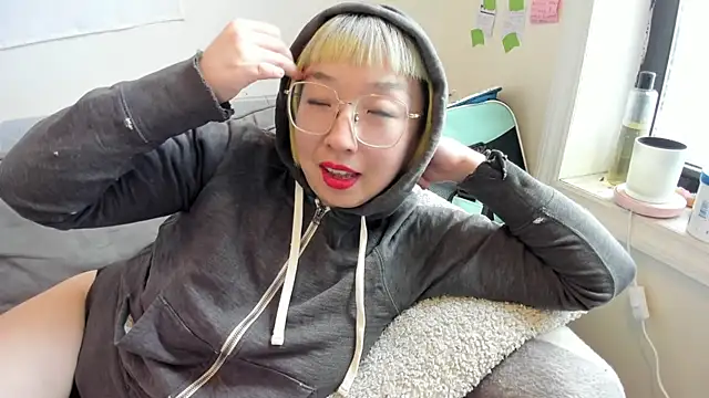 Snapshot of luxgray chatting on 26, 4, 2026 luxgray online show from 26, 4, 2026