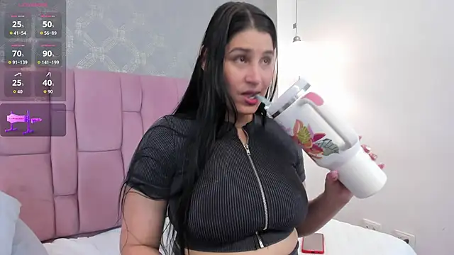 Snapshot of brithanyadams23 chatting on 23, 11, 2025 brithanyadams23 online show from 23, 11, 2025