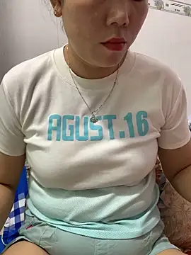 Baby-bigtits online show from 19, 12, 2025