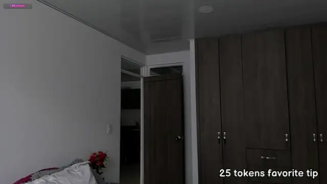 Snapshot of Im_coco chatting on 4, 2, 2025 Im coco online show from 4, 2, 2025