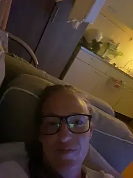 KikiDenhaag online show from 18, 7, 2026