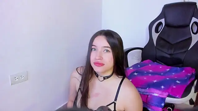 Snapshot of Sophie_spencer1 chatting on 30, 11, 2025 Sophie spencer1 online show from 30, 11, 2025