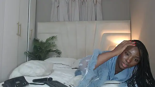 naughtyblackdolie online show from 24, 10, 2025