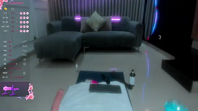 Anna parkker  online show from 10, 3, 2025