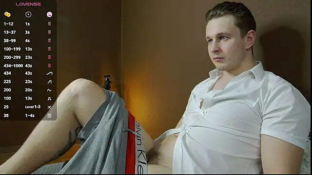 Snapshot of charlie_smiley chatting on 2, 12, 2024 charlie smiley online show from 2, 12, 2024