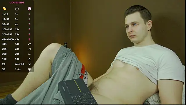 Snapshot of charlie_smiley chatting on 12, 1, 2025 charlie smiley online show from 12, 1, 2025