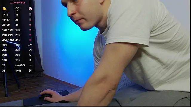 Snapshot of charlie_smiley chatting on 16, 1, 2025 charlie smiley online show from 16, 1, 2025