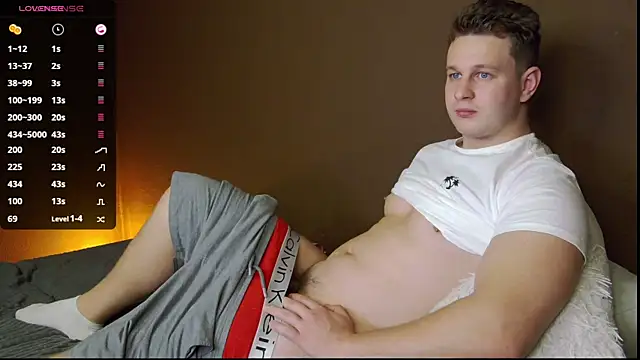 Snapshot of charlie_smiley chatting on 13, 10, 2025 charlie smiley online show from 13, 10, 2025