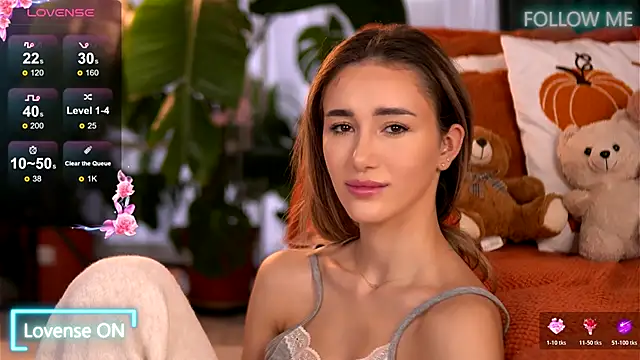 EmilyRaymont online show from 8, 11, 2025