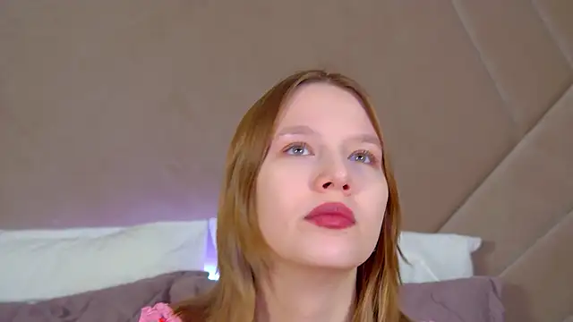 Snapshot of LiliLinn chatting on 2, 2, 2026 LiliLinn online show from 2, 2, 2026