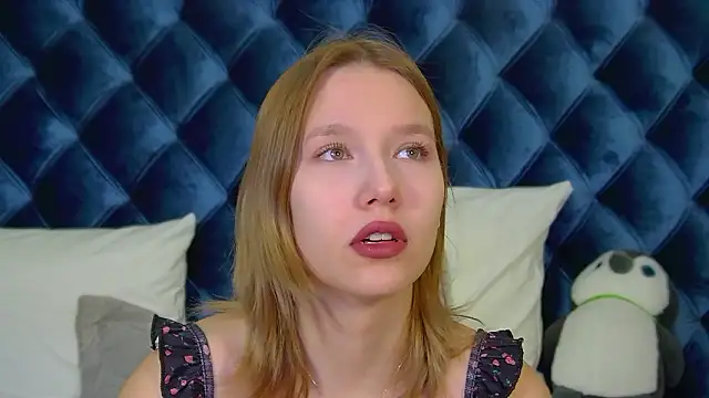 Snapshot of LiliLinn chatting on 3, 2, 2026 LiliLinn online show from 3, 2, 2026