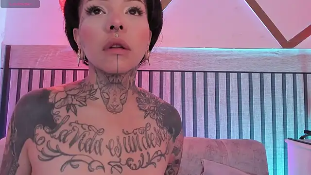 Snapshot of NinaInk chatting on 18, 7, 2026 NinaInk online show from 18, 7, 2026