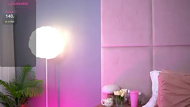 Snapshot of AlmaLuv chatting on 9, 9, 2025 AlmaLuv online show from 9, 9, 2025