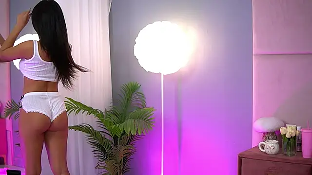 Snapshot of AlmaLuv chatting on 15, 9, 2025 AlmaLuv online show from 15, 9, 2025