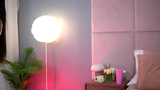 Snapshot of AlmaLuv chatting on 16, 9, 2025 AlmaLuv online show from 16, 9, 2025