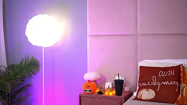 Snapshot of AlmaLuv chatting on 1, 11, 2025 AlmaLuv online show from 1, 11, 2025