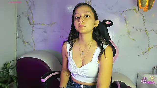 Snapshot of katy_sweet19 chatting on 25, 5, 2026 katy sweet19 online show from 25, 5, 2026
