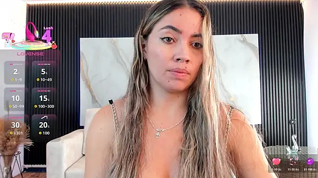 Snapshot of Alessia_Taylorr chatting on 28, 10, 2025 Alessia Taylorr online show from 28, 10, 2025