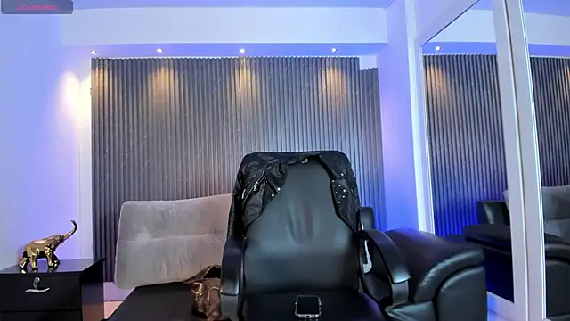 Snapshot of Alessia_Taylorr chatting on 18, 12, 2025 Alessia Taylorr online show from 18, 12, 2025