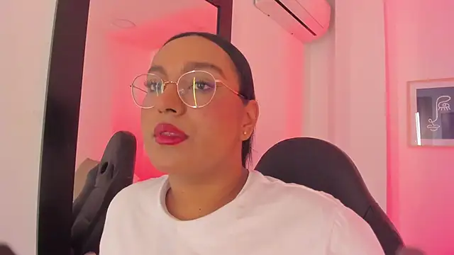 ellamontoya online show from 15, 12, 2025