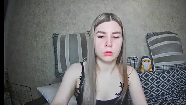 Snapshot of ElllaNuar chatting on 17, 3, 2025 ElllaNuar online show from 17, 3, 2025