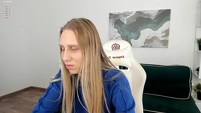 Snapshot of miissblonde chatting on 17, 3, 2025 miissblonde online show from 17, 3, 2025