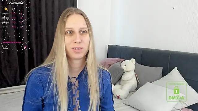 Snapshot of miissblonde chatting on 23, 3, 2025 miissblonde online show from 23, 3, 2025