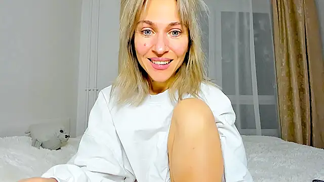 Snapshot of Mona_Cruz chatting on 22, 2, 2025 Mona Cruz online show from 22, 2, 2025