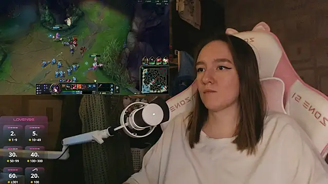 Snapshot of MoonlishSiren chatting on 9, 4, 2026 MoonlishSiren online show from 9, 4, 2026