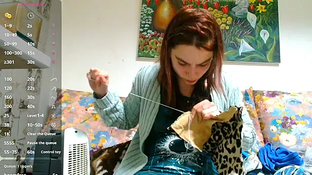 Snapshot of Sophie_Bell chatting on 6, 3, 2025 Sophie Bell online show from 6, 3, 2025